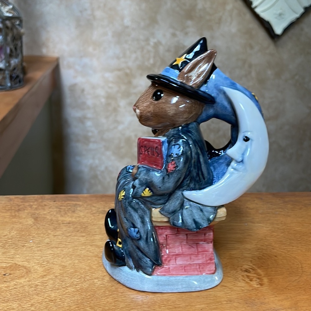 Halloween Witching-Time Bunnykins Royal Doulton Toby Jug Figurine